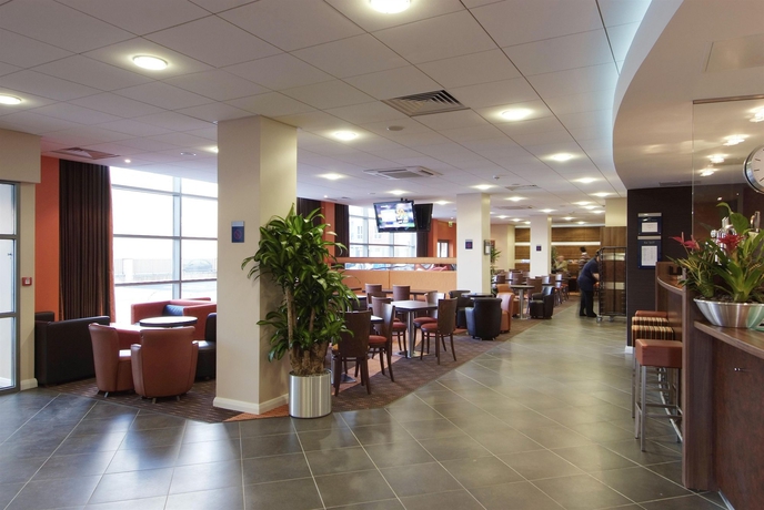 Imagen de los interiores del Hotel Holiday Inn Express Slough, An Ihg. Foto 14