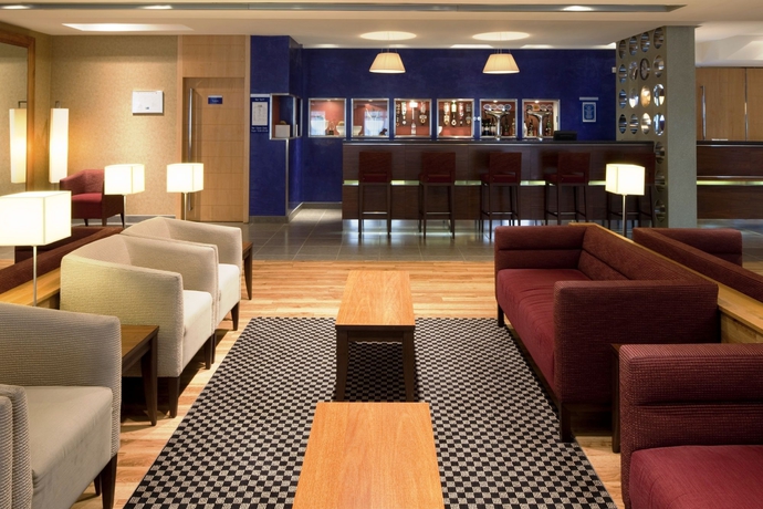 Imagen del bar/restaurante del Hotel Holiday Inn Express Southampton M27 Jct7, An Ihg. Foto 4