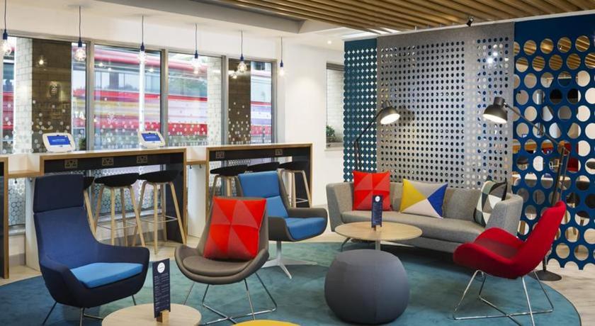 Imagen de los interiores del Hotel Holiday Inn Express St. Albans - M25, Jct.22, An Ihg. Foto 7