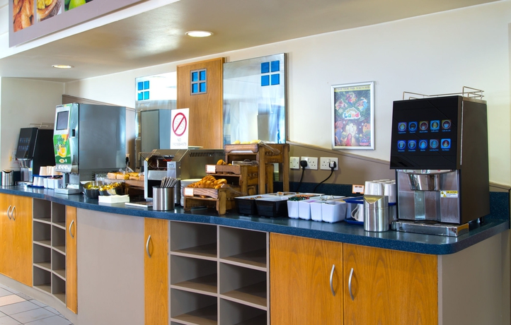 Imagen del bar/restaurante del Hotel Holiday Inn Express Stafford M6, Jct.13. Foto 6