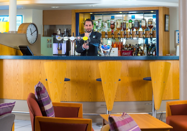 Imagen de los interiores del Hotel Holiday Inn Express Stafford M6, Jct.13. Foto 14