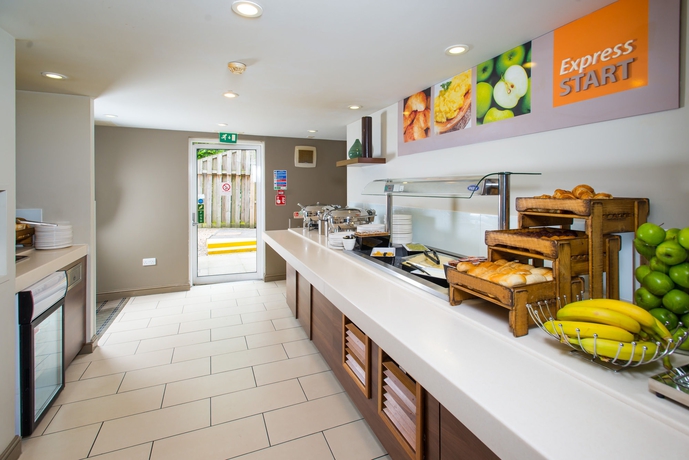 Imagen del bar/restaurante del Hotel Holiday Inn Express Stirling, An Ihg. Foto 4