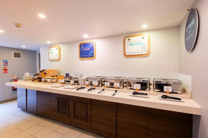 Imagen del bar/restaurante del Hotel Holiday Inn Express Stirling by IHG. Foto 2