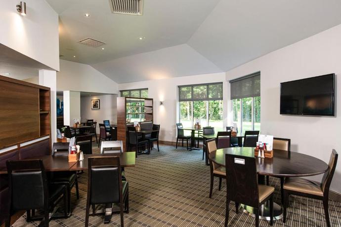 Imagen del bar/restaurante del Hotel Holiday Inn Express Stirling by IHG. Foto 3