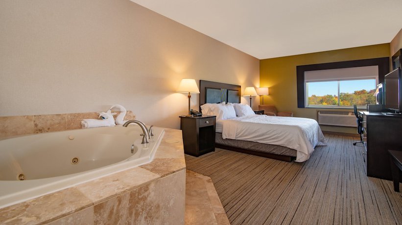 Imagen de la habitación del Hotel Holiday Inn Express Stony Brook-Long Island. Foto 4