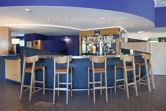 Imagen del bar/restaurante del Hotel Holiday Inn Express Strathclyde Park M74 Jct 5, An Ihg. Foto 4