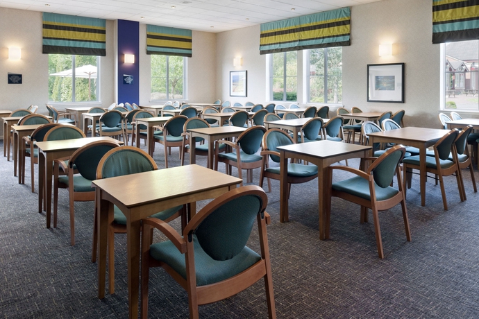 Imagen del bar/restaurante del Hotel Holiday Inn Express Strathclyde Park M74 Jct 5, An Ihg. Foto 6