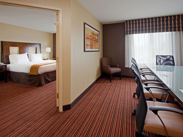 Imagen de la habitación del Hotel Holiday Inn Express Suites Belmont, An Ihg. Foto 2