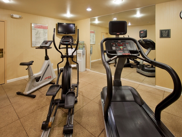 Imagen de los interiores del Hotel Holiday Inn Express Suites Belmont, An Ihg. Foto 12