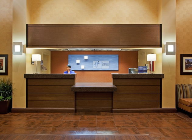 Imagen de los interiores del Hotel Holiday Inn Express Suites Belmont, An Ihg. Foto 13