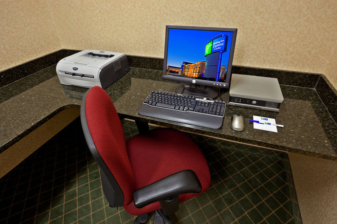 Imagen de los interiores del Hotel Holiday Inn Express Suites Clifton Park. Foto 10