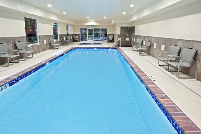 Imagen de la piscina del Hotel Holiday Inn Express Suites Sumner, an IHG. Foto 17
