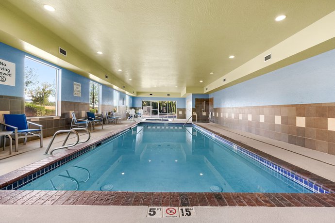 Imagen de la piscina del Hotel Holiday Inn Express Suites Sumner, an IHG. Foto 19