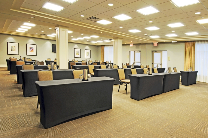Imagen de los interiores del Hotel Holiday Inn Express Suites Vaughan Southwest. Foto 8