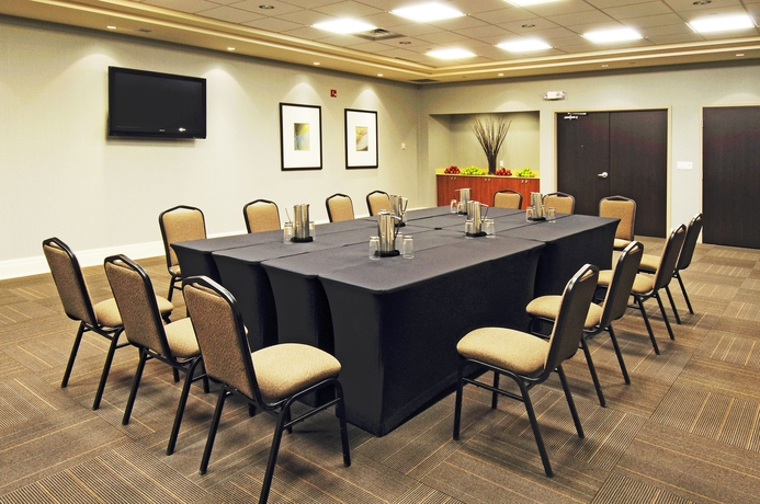 Imagen de los interiores del Hotel Holiday Inn Express Suites Vaughan Southwest. Foto 11
