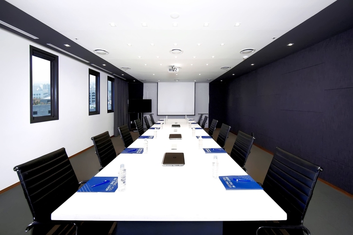 Imagen de los interiores del Hotel Holiday Inn Express Suwon Ingye. Foto 11