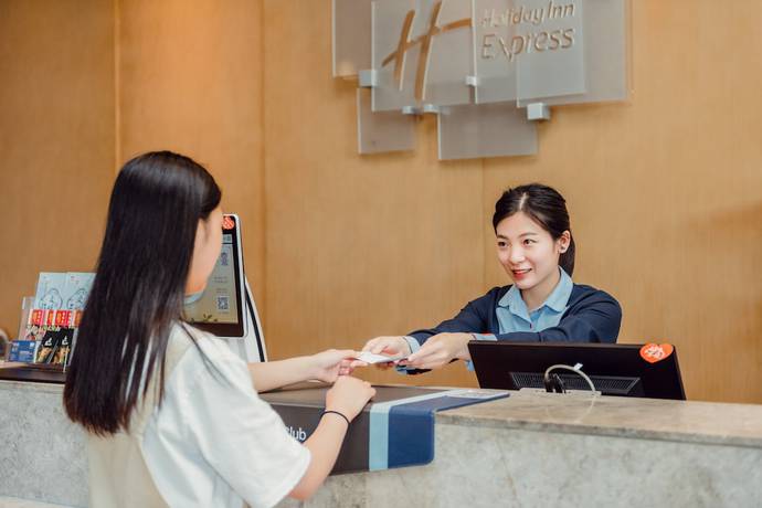Imagen de los interiores del Hotel Holiday Inn Express Suzhou New District. Foto 17