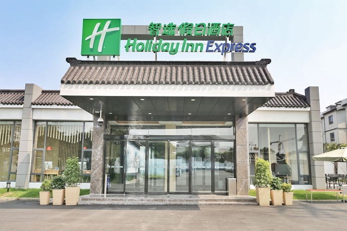 Imagen de los interiores del Hotel Holiday Inn Express Suzhou Zhouzhuang Ancient Town. Foto 18