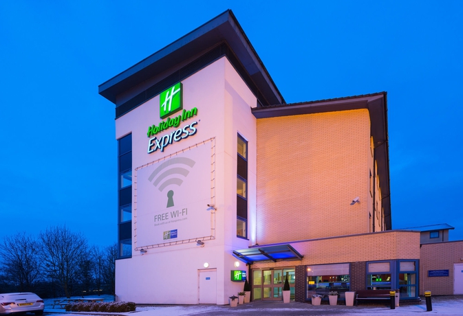 Imagen de los exteriores del Hotel Holiday Inn Express Swindon - Oeste M4, Jct. 16. Foto 6