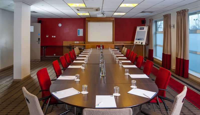 Imagen de los interiores del Hotel Holiday Inn Express Swindon - Oeste M4, Jct. 16. Foto 9