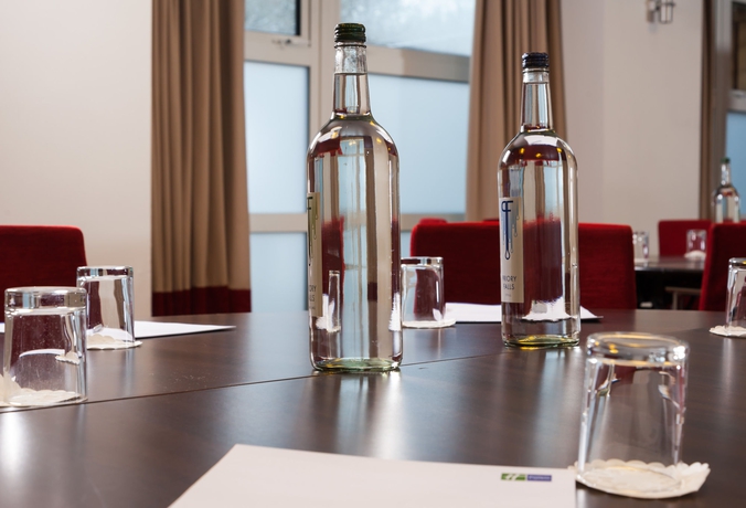 Imagen de los interiores del Hotel Holiday Inn Express Swindon - Oeste M4, Jct. 16. Foto 11