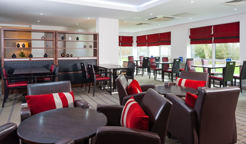 Imagen de los interiores del Hotel Holiday Inn Express Swindon - Oeste M4, Jct. 16. Foto 14