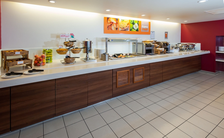 Imagen del bar/restaurante del Hotel Holiday Inn Express Swindon - Oeste M4, Jct. 16. Foto 2