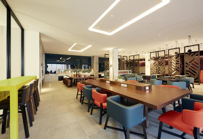 Imagen del bar/restaurante del Hotel Holiday Inn Express Sydney Airport, An Ihg. Foto 7