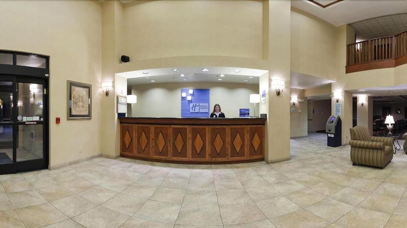 Imagen de los interiores del Hotel Holiday Inn Express Syracuse-Fairgrounds. Foto 13