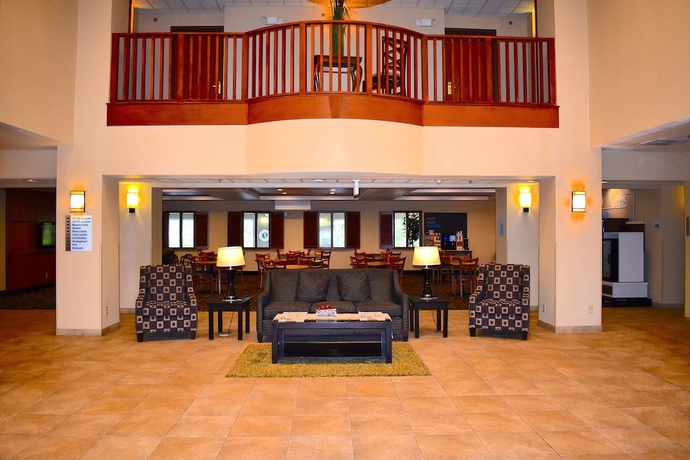 Imagen de los interiores del Hotel Holiday Inn Express Syracuse-Fairgrounds. Foto 17