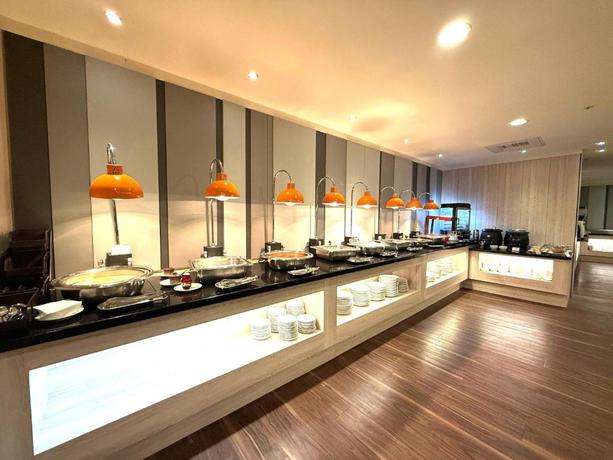 Imagen del bar/restaurante del Hotel Holiday Inn Express Taipei Train Station by IHG. Foto 3