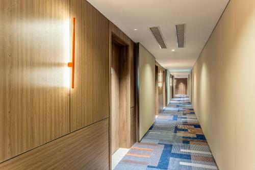 Imagen general del Hotel Holiday Inn Express Taizhou City Center, an IHG. Foto 9