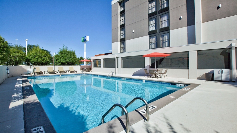 Imagen de la piscina del Hotel Holiday Inn Express Tallahassee - I-10 E. Foto 16