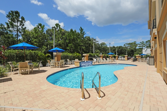 Imagen de la piscina del Hotel Holiday Inn Express Tampa N I-75 - University Area. Foto 13