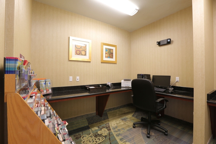 Imagen de los interiores del Hotel Holiday Inn Express Tampa N I-75 - University Area. Foto 8