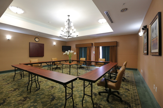 Imagen de los interiores del Hotel Holiday Inn Express Tampa N I-75 - University Area. Foto 9