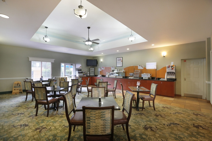 Imagen del bar/restaurante del Hotel Holiday Inn Express Tampa N I-75 - University Area. Foto 3