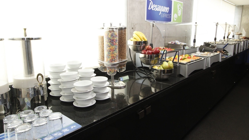 Imagen del bar/restaurante del Hotel Holiday Inn Express Toluca Galerias Metepec. Foto 8