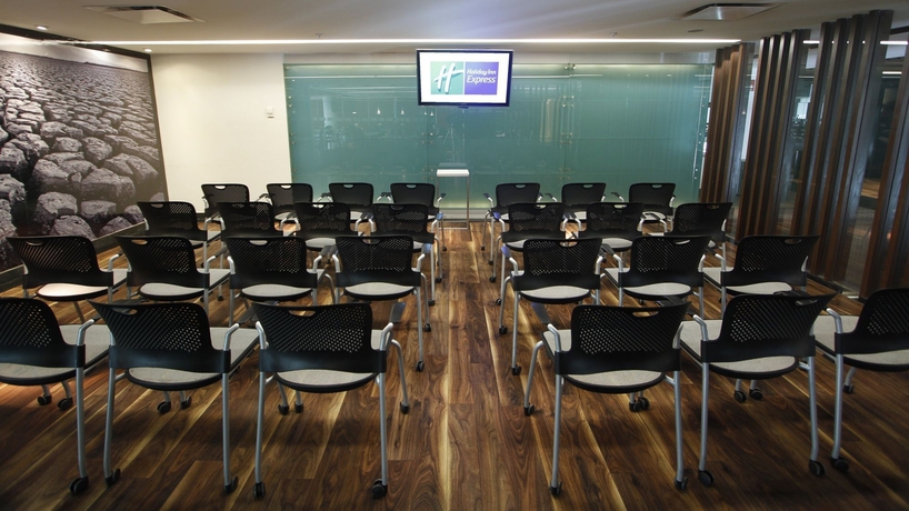 Imagen de los interiores del Hotel Holiday Inn Express Toluca Galerias Metepec. Foto 14