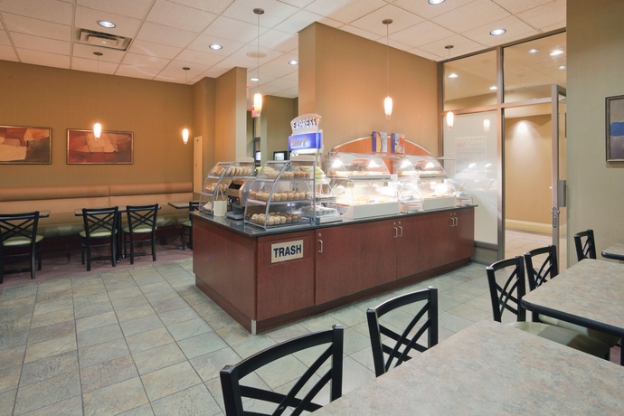 Imagen del bar/restaurante del Hotel Holiday Inn Express Toronto - Downtown, An Ihg. Foto 6