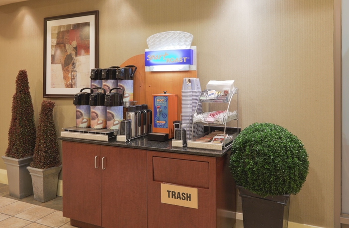 Imagen del bar/restaurante del Hotel Holiday Inn Express Toronto - Downtown, An Ihg. Foto 7