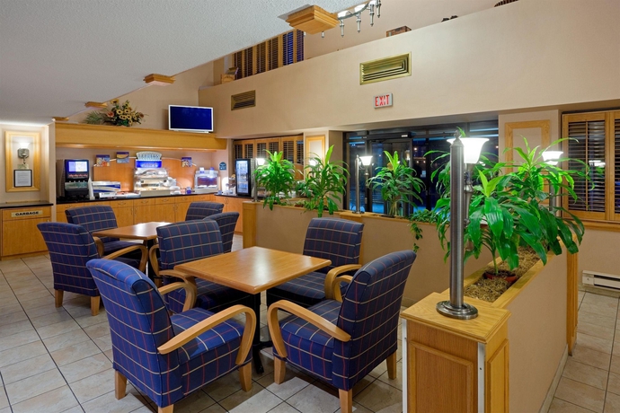 Imagen del bar/restaurante del Hotel Holiday Inn Express Toronto East - Scarborough, An Ihg. Foto 5