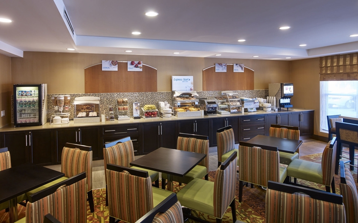 Imagen del bar/restaurante del Hotel Holiday Inn Express Toronto - North York, An Ihg. Foto 3