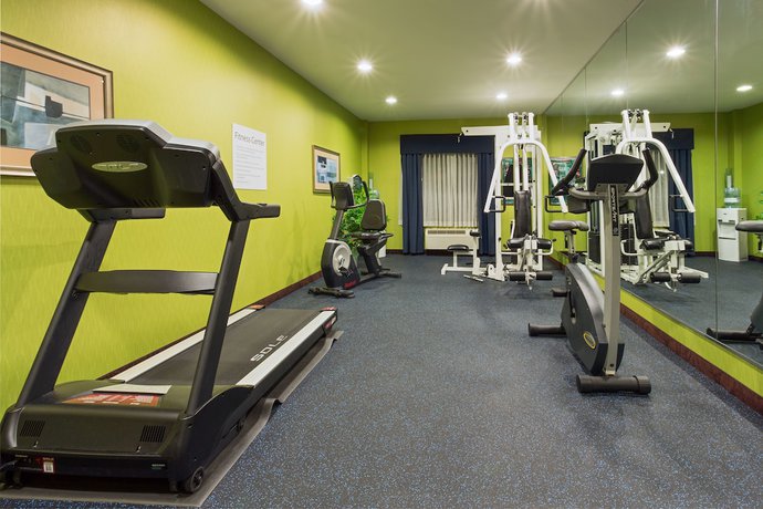 Imagen de los interiores del Hotel Holiday Inn Express Tower Center, An Ihg. Foto 16