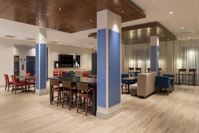 Imagen del bar/restaurante del Hotel Holiday Inn Express Troy, An Ihg. Foto 7