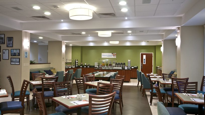 Imagen del bar/restaurante del Hotel Holiday Inn Express Veracruz Boca Del Rio. Foto 6