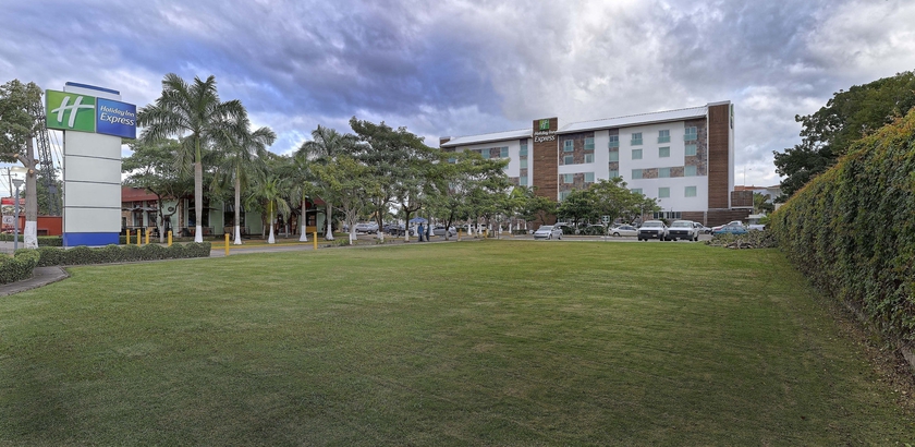 Imagen de los exteriores del Hotel Holiday Inn Express Villahermosa Tabasco 2000. Foto 15