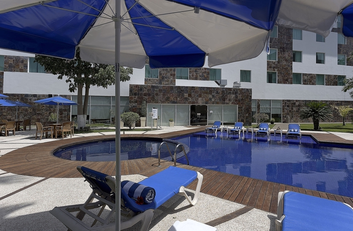 Imagen de la piscina del Hotel Holiday Inn Express Villahermosa Tabasco 2000. Foto 16