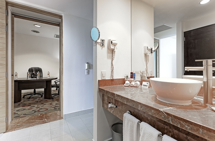 Imagen de la habitación del Hotel Holiday Inn Express Villahermosa Tabasco 2000. Foto 12