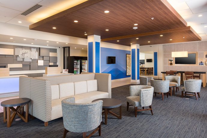 Imagen de los interiores del Hotel Holiday Inn Express Visalia Sequoia Gateway Area, An Ihg. Foto 16